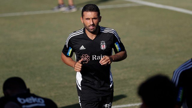 Umut Meraş, Beşiktaş'tan ayrıldı